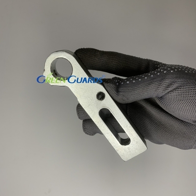 Bộ phận máy cắt cỏ Bracket Roller G2000072 Fits Jacobsen Green King And Eclipse