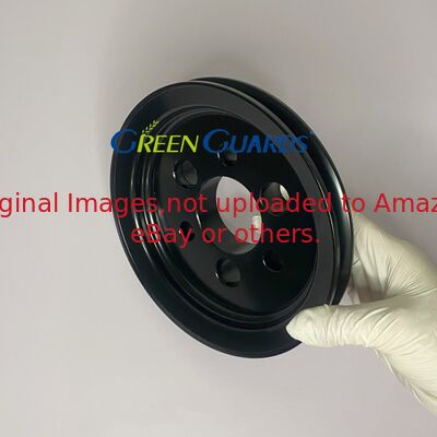 Chiếc máy cắt cỏ Chiếc máy cắt cỏ GMIU803358