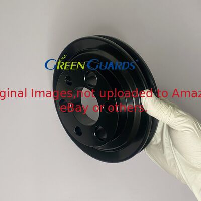 Chiếc máy cắt cỏ Chiếc máy cắt cỏ GMIU803358
